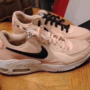 Nike Air Max Sneakers Pink White And Black